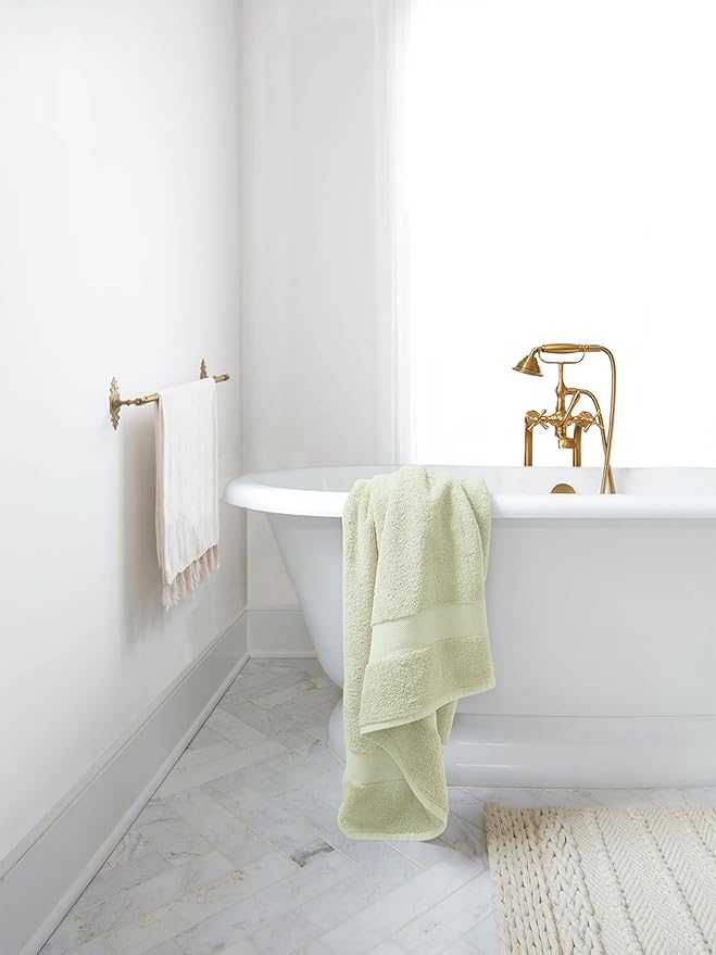 Delara Organic Cotton Luxuriously Plush Bath Towel Pack of 4 | GOTS & OEKO-TEX Certified | Premium Hotel Quality Towels | Feather Touch Technology|650 GSM Long Staple|Soft, Quick Dry & Ultra-Absorbent