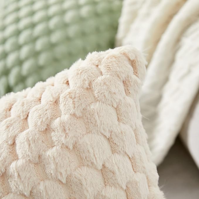 Yaertun Pack of 2 Super Soft Cozy Lumbar Decorative Throw Pillow Covers Fuzzy Plush Faux Fur Luxury Cushion Cover Pillowcase for Sofa Couch Bed Livingroom 12x20 Inch Beige