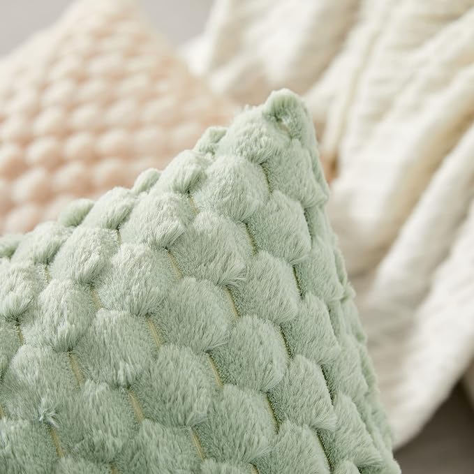 Yaertun Pack of 2 Super Soft Cozy Decorative Throw Pillow Covers Fuzzy Plush Faux Fur Luxury Cushion Cover Pillowcase for Sofa Couch Bed Livingroom 18x18 Inch Sage Green