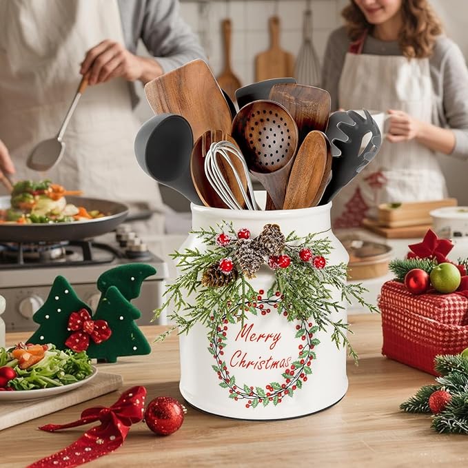 Christmas Utensil Holder, Cute Christmas Wreath Utensils Holder for Christmas Kitchen Decor, Xmas Vintage Rustic Ceramic Utensils Crock With Pinecone Accents for Indoor Kitchen Decorations