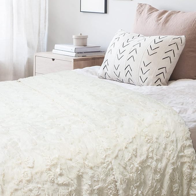 TOONOW Faux Fur Luxury Throw Blanket,Double Side Soft Fluffy Shaggy Fuzzy Blanket for Couch Sofa Bed (Cream, Throw)