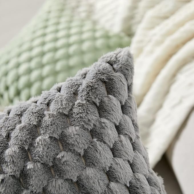 Yaertun Pack of 2 Super Soft Cozy Decorative Throw Pillow Covers Fuzzy Plush Faux Fur Luxury Cushion Cover Pillowcase for Sofa Couch Bed Livingroom 16x16 Inch Grey