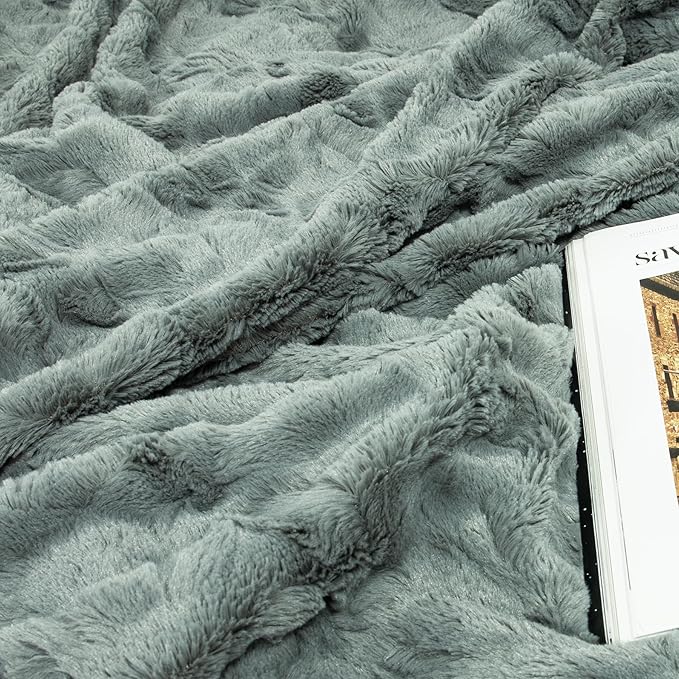 TOONOW Faux Fur Luxury Throw Blanket,Double Side Soft Fluffy Shaggy Fuzzy Blanket for Couch Sofa Bed (Glacier Gray, Throw)