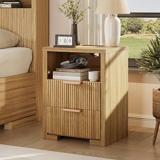 Fluted Nightstand with Charging Station,18" Night Stand with 2 Drawers,End Table with Storage, Bed Side Table for Bedroom, Modern Nightstand for Living Room, Oak