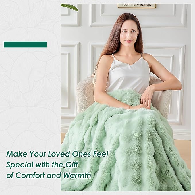 Luxury 1000GSM Faux Rabbit Fur Throw Blanket, Super Heavy Warm Cozy Blankets for Couch Bed Sofa, Bubble Plush Fuzzy Elegant Soft Reversible Mink Blanket for Living Room Bedroom, Green