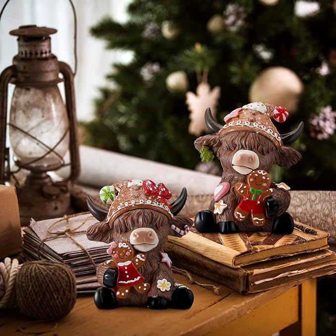 Karenhi 2 Pcs Highland Cow Figurines Christmas Gingerbread Man Highland Cow Gnomes Scottish Resin Statue Calf Lovers Gifts for Xmas Home Garden Kitchen Office Tiered Tray Table Decor