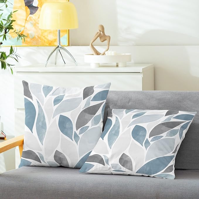 CaliTime Throw Pillow Cases Pack of 2 Cozy Fleece Falling Dahlia Floral Flowers Petals Decorative Cushion Covers for Couch Bed Sofa Farmhouse Decoration 18 X 18 Inches Smoke Blue Grey
