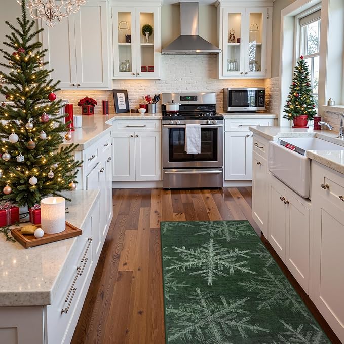 Lahome Snowflake Christmas Area Rug, 2x4 Washable Christmas Kitchen Rugs for Entryway Soft Doormat Indoor, Small Green Rug Non-Slip Holiday Decor Entryway Rugs for Bathroom Bedroom(2x4ft,Green)