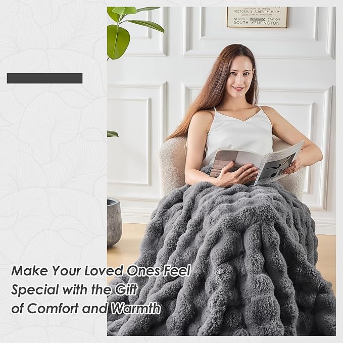 Luxury 1000GSM Faux Rabbit Fur Throw Blanket, Super Heavy Warm Cozy Blankets for Couch Bed Sofa, Bubble Plush Fuzzy Elegant Soft Reversible Mink Blanket for Living Room Bedroom, Grey