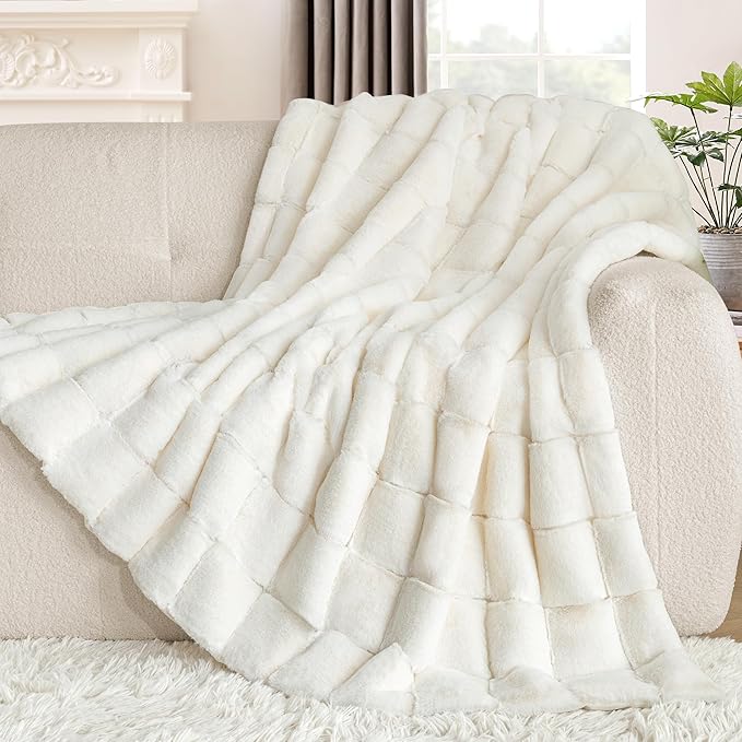 Touchat Faux Fur Throw Blanket, Luxury 1000GSM Ultra Thick Warm Rabbit Blanket for Couch Bed Sofa, 3D Checkered Pattern Lola Minky Comfort Blankets for Bedroom Living Room Women Gift, White