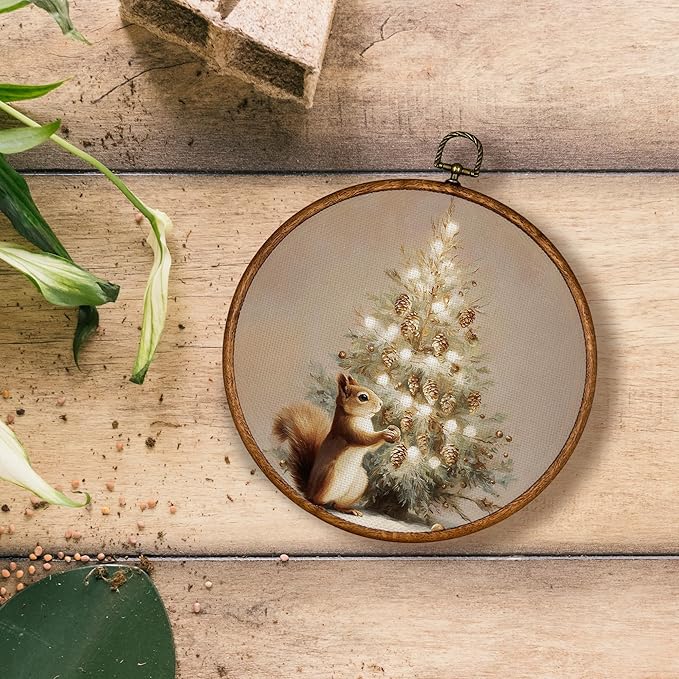 KSDUT Vintage Christmas Wall Decor Art - Retro Squirrel Christmas Wall Art Canvas Frame Hanging Prints, Merry Xmas Holiday Round Wall Art Decor for Home Farmhouse Decorations 10"x10"