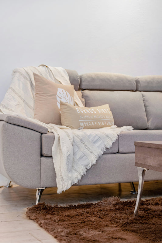 How to Choose the Perfect Throw Blanket for Every Season