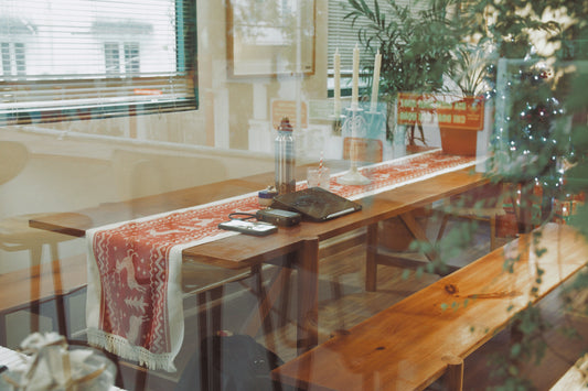 Weeknight to Holiday in 5 Minutes: Fast Table Runner Tricks That Make Any Dinner Feel Special