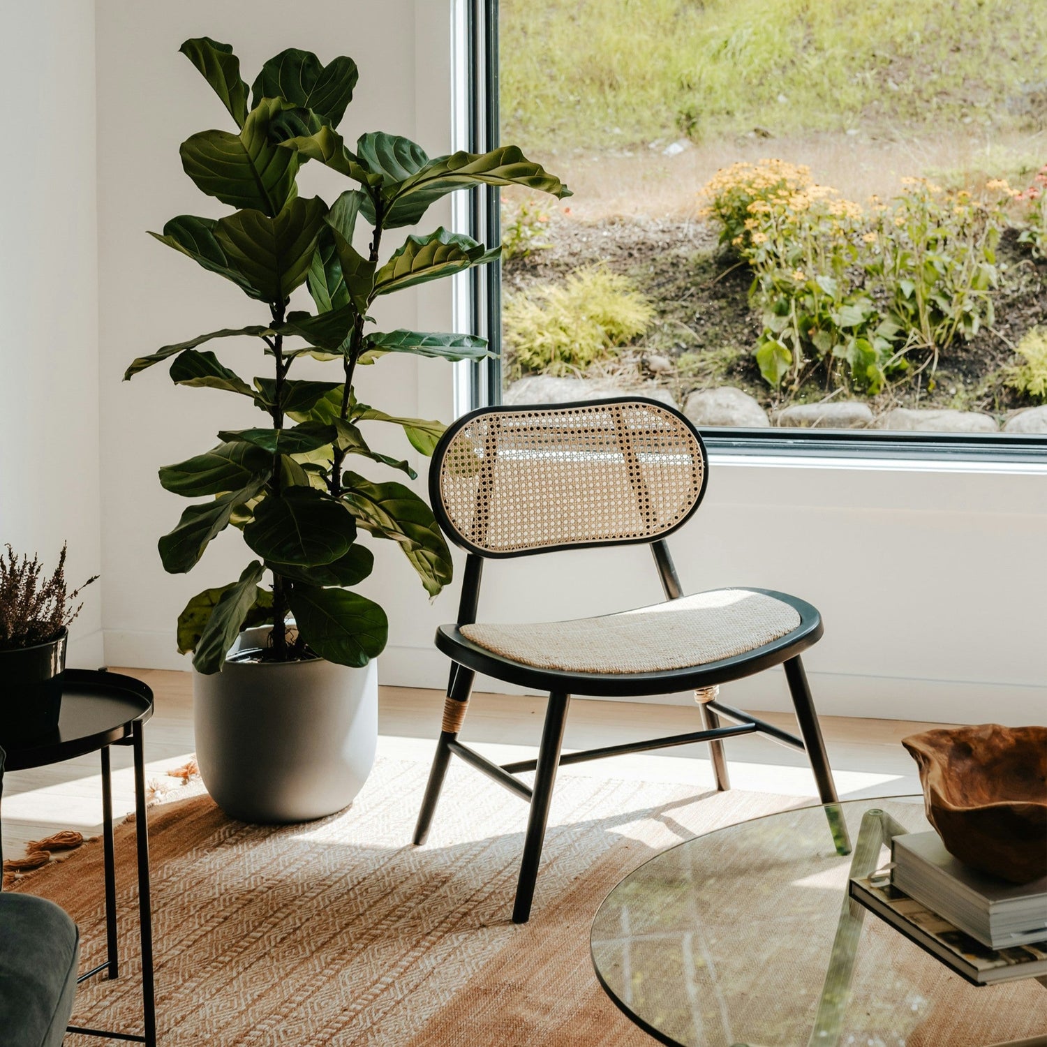 Accent Chairs & Stools