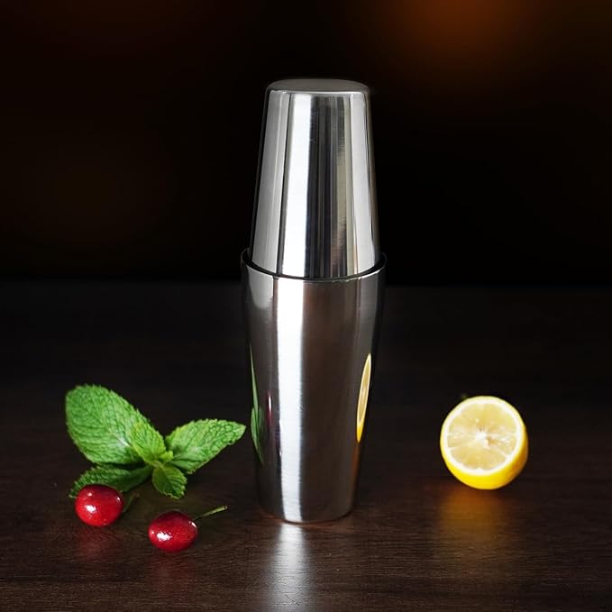 Mixology Bartender Kit, 2-Piece Stainless Steel Cocktail Shaker Set, Bar Set with 20oz & 26oz Mixed Drink Shaker, Cocktail Tin