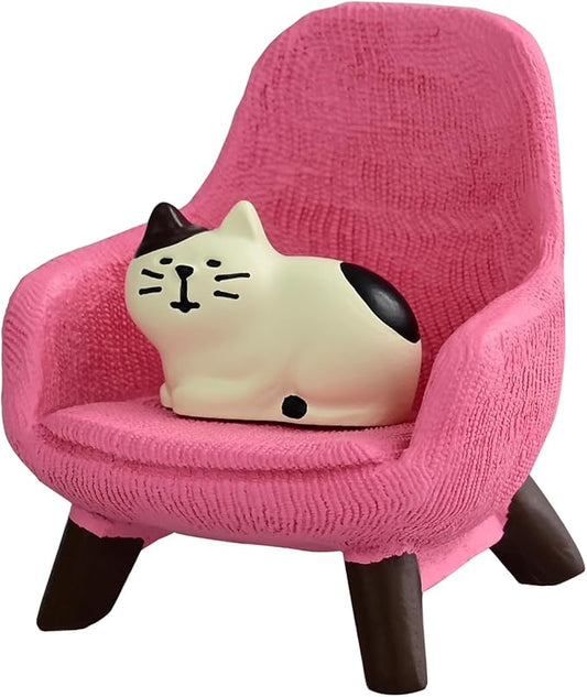 Cute Mini Cat Figurine with Small Sofa Resin Cat Figure for Office Home Decor - Cute Cat Gift for Cat Lovers (Pink Sofa)