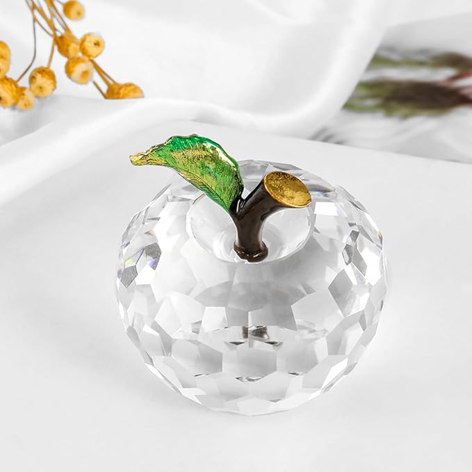 Crystal Apple Figurine Paperweight, Handmade Statue Ornament Home Decoration, Collectible Crystal Crafts, Come with Gift Box, Great Gift for Birthday Holidays Christmas (Clear-60mm)