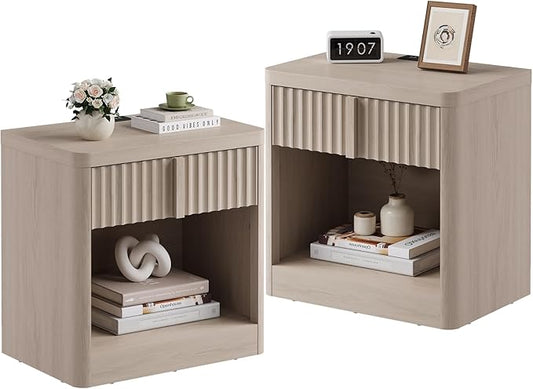 Fluted Nightstand Set of 2 with Charging Station, 23.6" Wood End Table with Solid Wood Handle, Curved Profile Design, Mid Century Moden Bedside Table for Bedroom, Natural Oak