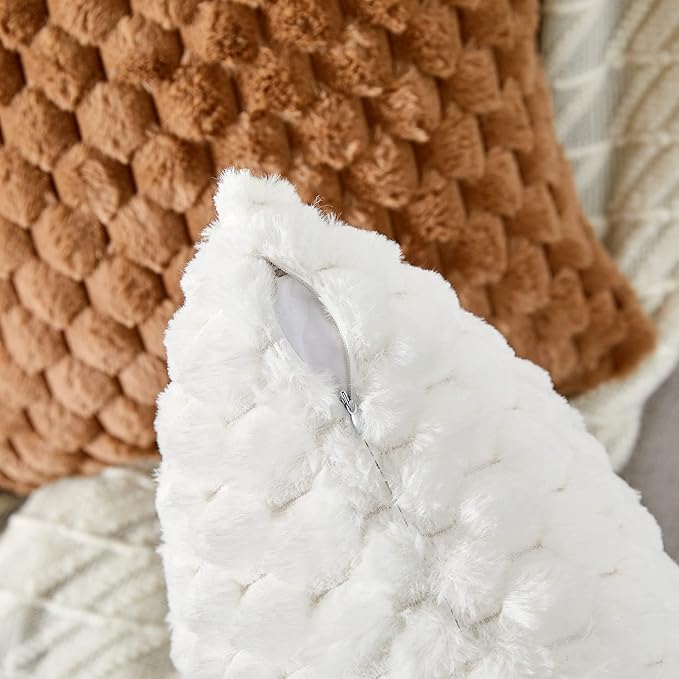 Yaertun Pack of 2 Super Soft Cozy Decorative Throw Pillow Covers Fuzzy Plush Faux Fur Luxury Cushion Cover Pillowcase for Sofa Couch Bed Livingroom 18x18 Inch White