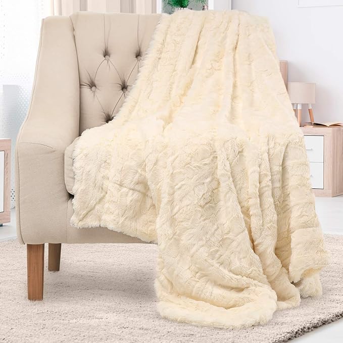 Everlasting Comfort Soft & Comfortable Ivory Faux Fur Throw Blanket for Couch - (50"x65") Minky & Fluffy Fall Blankets & Throws, Plush Fuzzy Cover for Bed, Sofa & Living Room - Cozy Home Decor