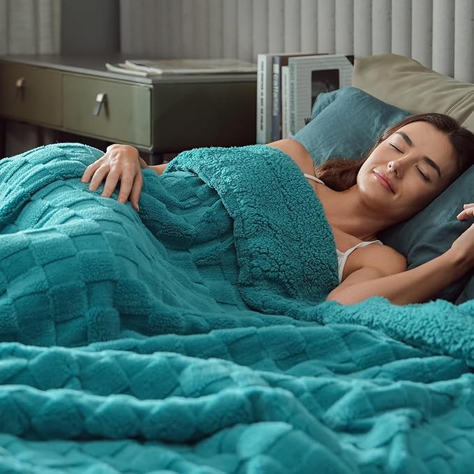 Pawque Super Soft Cozy Throw Blanket Queen Size for Couch Bed, Fluffy Sherpa Fleece Reversible Thick Warm Fuzzy Blanket for All-Season, 3D Checkered Jacquard Decorative Blankets, Teal Green, 90"x90"