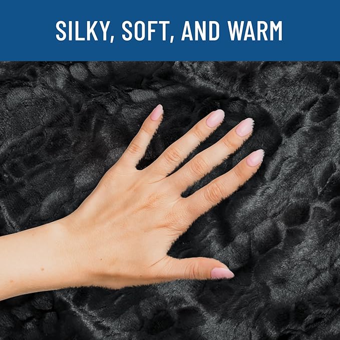 Everlasting Comfort Soft & Comfortable Black Faux Fur Throw Blanket for Couch - (50"x65") Minky & Fluffy Fall Blankets & Throws, Plush Fuzzy Cover for Bed, Sofa & Living Room - Cozy Home Decor