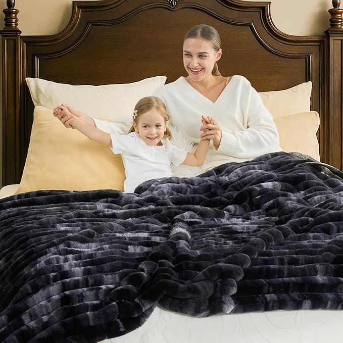 Cozy Bliss Faux Fur Throw Blanket for Couch, Cozy Warm Plush Striped Blanket for Sofa Bedroom Living Room, 90 * 90 Inches Tie-dye Black