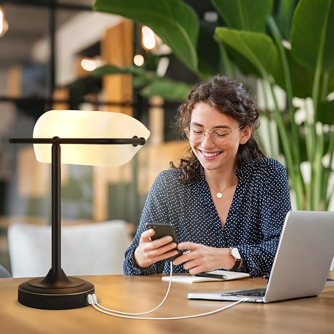 Vintage Desk Lamp Bankers Lamp - Black Retro Table Lamp with USB & Type C Charging Ports Traditional Pull Chain Switch Library Lamp for Home Office Nightstand Bedroom Side Table Lamp(Bulb Included)