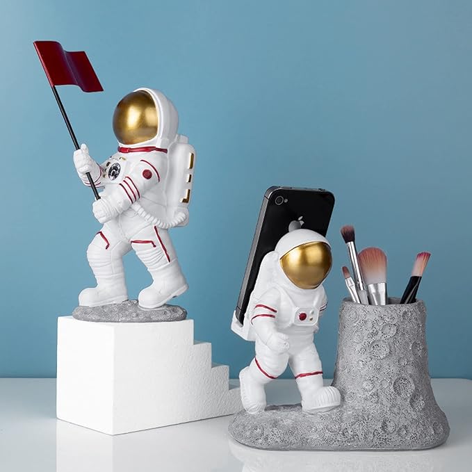 BUTILIVEEN Astronaut Pen Pencil Holder with Phone Stand, Resin Spaceman Pen Container Cell Phone Stand for home Office Desktop Decoration, Gifts for Space Lovers, Gifts for Christmas
