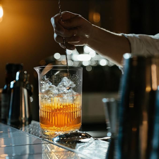 KITESSENSU Premium Cocktail Mixing Glass 23oz - Crystal Cocktail Mixer Bar Accessories to Mix & Stir - Heavy Duty Mixing Pitcher with Weighted Bottom - Classic Bar Tools Bartender Accessories