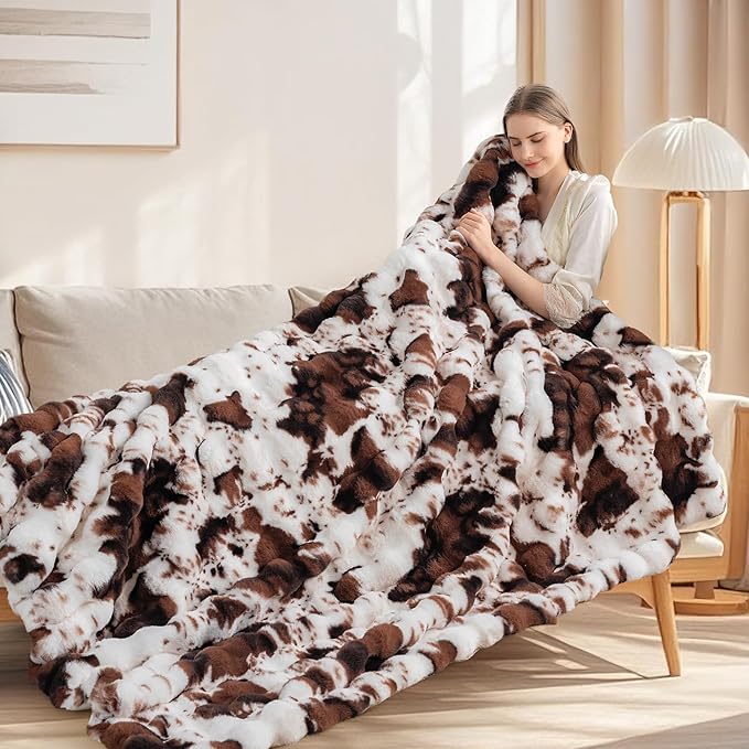 Touchat Cow Print Blanket for Couch, Faux Fur Throw Blanket, Super Heavy Warm Cozy Blankets for Bed Sofa, Bubble Plush Fuzzy Soft Mink Blanket for Living Room Bedroom, Cow Brown