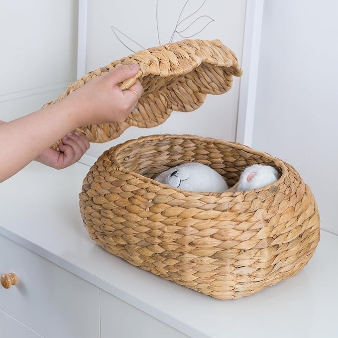 KOKODO Pack of 2 Scalloped Basket with Lids, Water Hyacinth Wicker, BOHO Handwoven Wicker Basket for Gifts, Diaper Caddy Organizer