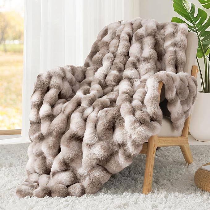 Touchat Luxury 1000GSM Faux Rabbit Fur Throw Blanket, Super Heavy Warm Cozy Brown Blankets for Couch Bed Sofa, Ruched Plush Fuzzy Elegant Soft Reversible Mink Blanket for Living Room Bedroom