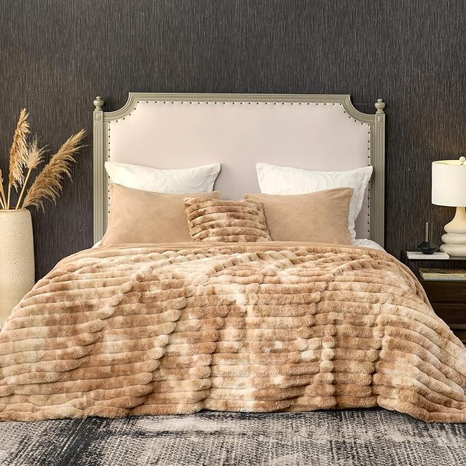 Cozy Bliss Faux Fur Throw Blanket for Couch, Cozy Warm Plush Striped Blanket for Sofa Bedroom Living Room, 108 * 90 Inches Tie-dye Kahki