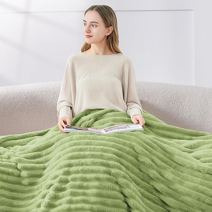 BEDELITE Grass Green Throw Blanket for Couch - 300GSM Soft & Cozy Fluffy Fleece Blanket, Decorative and Giftable Striped Blankets for Women, Men, 50"x60"