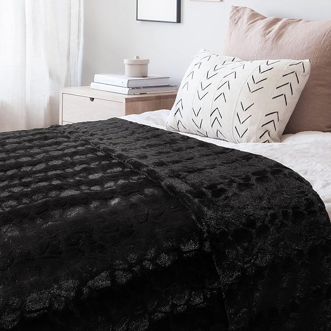 TOONOW Faux Fur Luxury Throw Blanket,Double Side Soft Fluffy Shaggy Fuzzy Blanket for Couch Sofa Bed (Black, Throw)