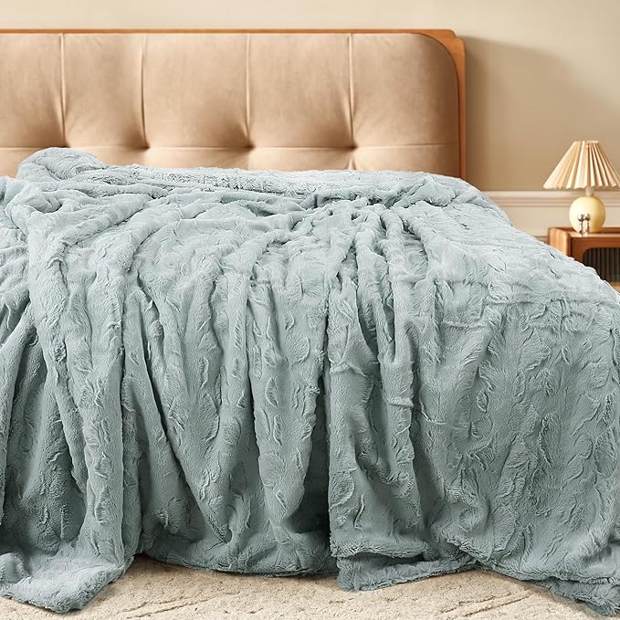 TOONOW Faux Fur Luxury Throw Blanket,Double Side Soft Fluffy Shaggy Fuzzy Blanket for Couch Sofa Bed (Glacier Gray, Queen Size)
