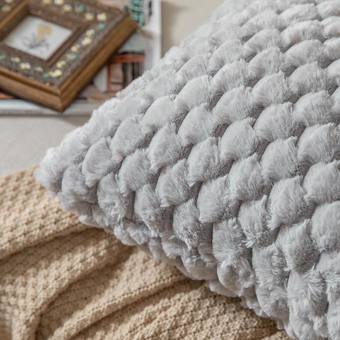 Pack of 2 Super Soft Throw Pillow Covers 22x22 Inch Faux Fur Plush Pillowcase Luxury Cozy Fluffy Decorative Cushion Cover for Sofa Couch Bed Livingroom LightGrey