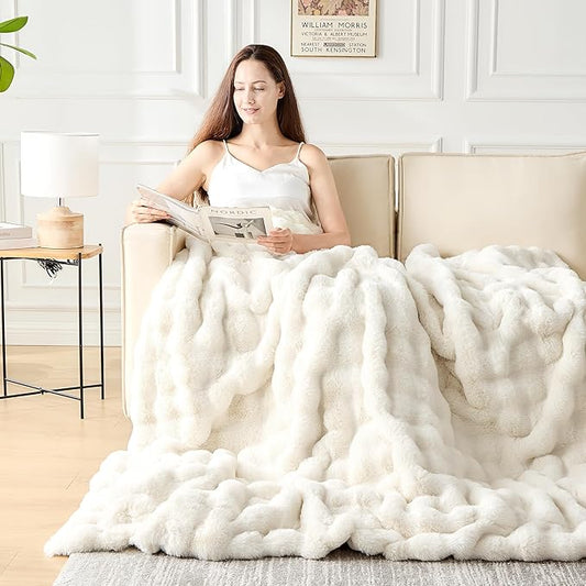 Luxury 1000GSM Faux Rabbit Fur Throw Blanket, Super Heavy Warm Cozy Blankets for Couch Bed Sofa, Bubble Plush Fuzzy Elegant Soft Reversible Mink Blanket for Living Room Bedroom, White
