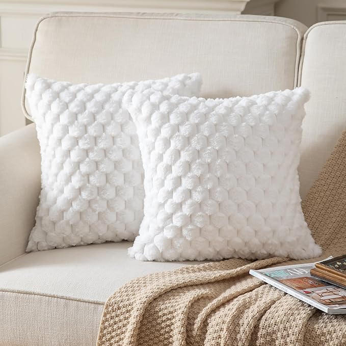 Pack of 2 Super Soft Throw Pillow Covers 18x18 Inch Faux Fur Plush Pillowcase Luxury Cozy Fluffy Decorative Cushion Cover for Sofa Couch Bed Livingroom Cream White