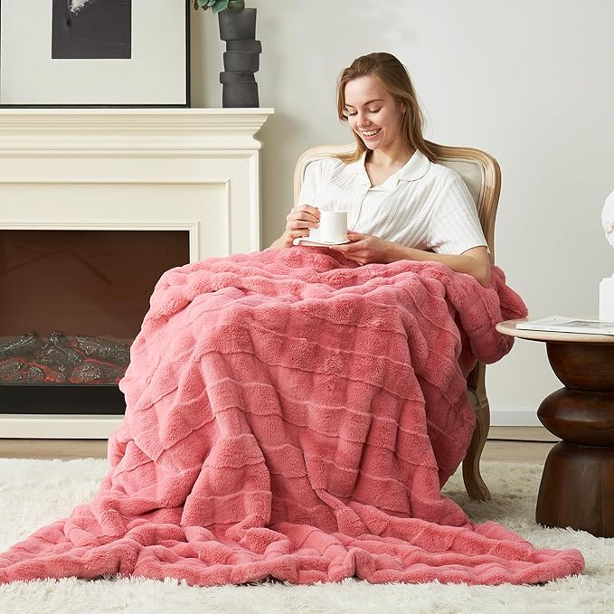 Cozy Bliss Fluffy Pink Faux Fur Throw Blanket for Couch,Warm Cozy Soft Throw Blankets for Sofa Bed Living Room,50x60 Inches