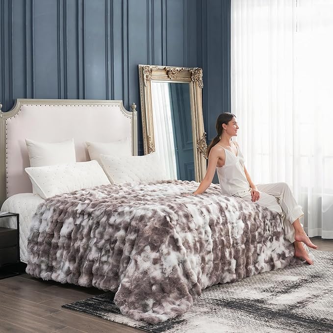 Cozy Bliss Faux Fur Throw Blanket for Couch, Fuzzy Soft Plush Thick Bubble Blanket for Sofa Bedroom Living Room, 90 * 90 Inches Tie Dye Taupe