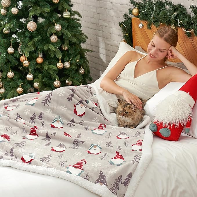 Cozy Bliss Gnome Throw Blanket Christmas Sherpa Blanket Warm Reversible Plush Throw Blanket,Ultra Soft Cozy Blanket for Couch,Sofa and Bed(Xmas Gnome,50"x60")
