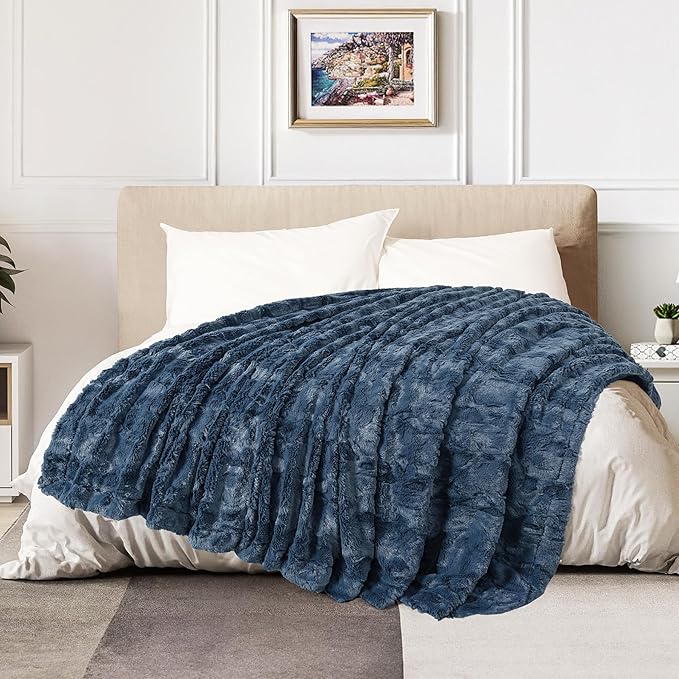 TOONOW Faux Fur Luxury Throw Blanket,Double Side Soft Fluffy Shaggy Fuzzy Blanket for Couch Sofa Bed (Navy, X-Large Twin Size)