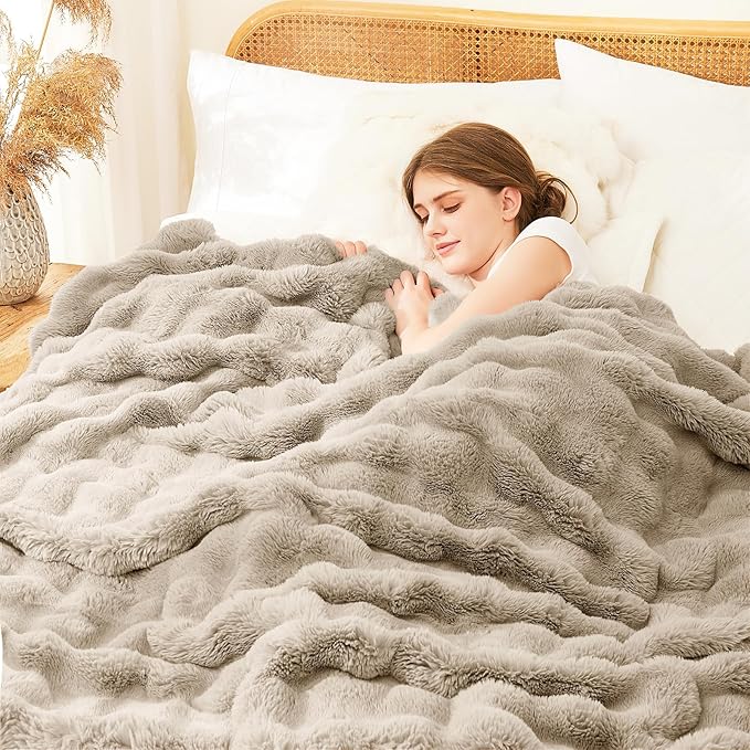 L'AGRATY Faux Rabbit Fur Blanket: 50" x 60" Luxury Soft Fluffy Thick Fur Throw Blanket for Couch Bed Sofa - Cozy Plush Bubble Blankets for Winter: Warm Flannel Fleece Decorative Blanket(Castle Grey)