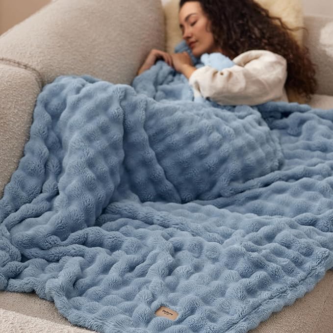 Bedsure 3D Bubble Blanket for Couch - GentleSoft Blue Throw Blanket for Sofa Bed Room Decor - Luxury Warm Cozy Gifts for Her, All Seasons, Celestial Blue, 50"×60"
