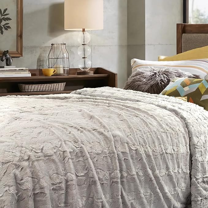 TOONOW Faux Fur Luxury Throw Blanket,Double Side Soft Fluffy Shaggy Fuzzy Blanket for Couch Sofa Bed (Pumice Stone, Queen Size)