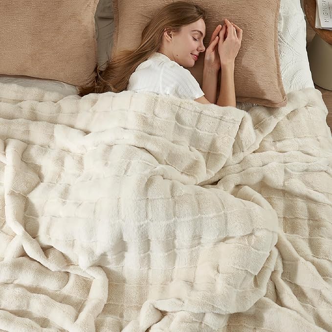 Cozy Bliss Fluffy Faux Fur Throw Blanket for Couch,Warm Cozy Soft Cream White Throw Blankets for Sofa Bed Living Room,60x80 Inches