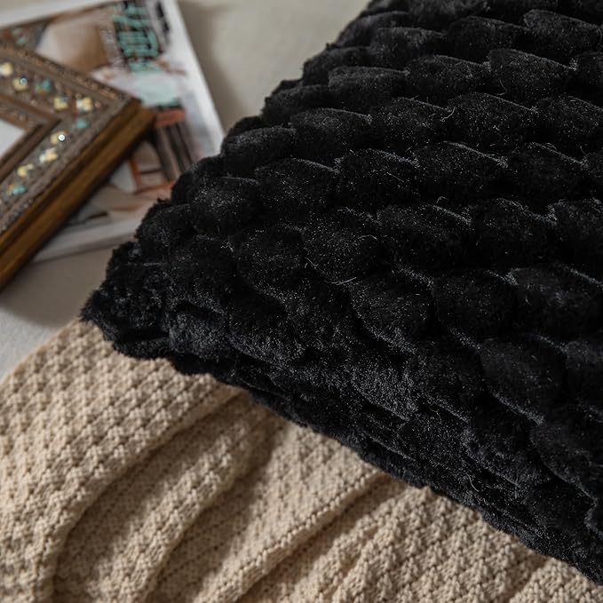 Pack of 2 Super Soft Throw Pillow Covers 22x22 Inch Faux Fur Plush Pillowcase Luxury Cozy Fluffy Decorative Cushion Cover for Sofa Couch Bed Livingroom Black