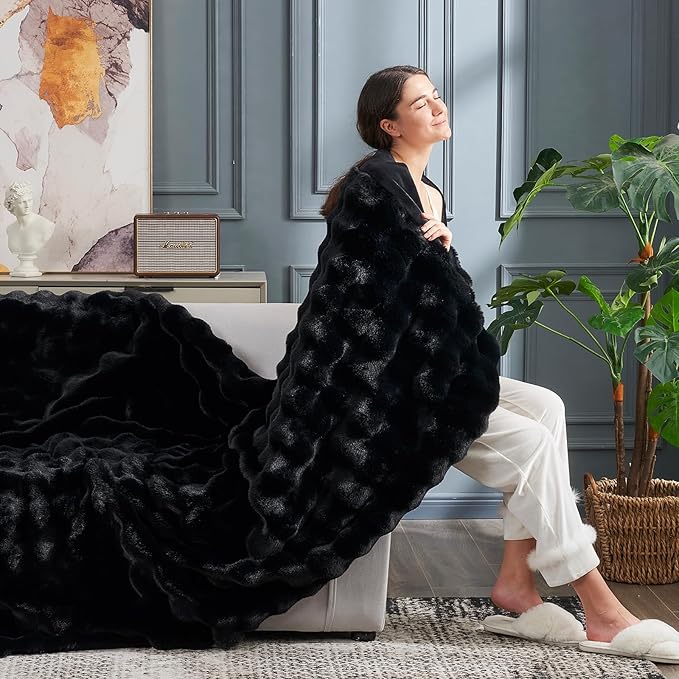 Cozy Bliss Faux Fur Throw Blanket for Couch, Fuzzy Soft Plush Thick Bubble Blanket for Sofa Bedroom Living Room, 60 * 80 Inches Black